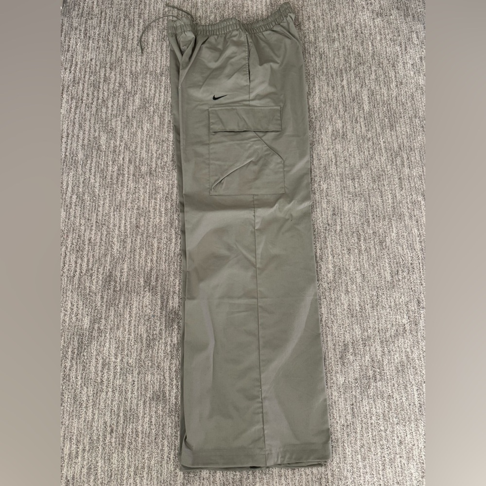 Nike Cargo Pants Durable Utility Style